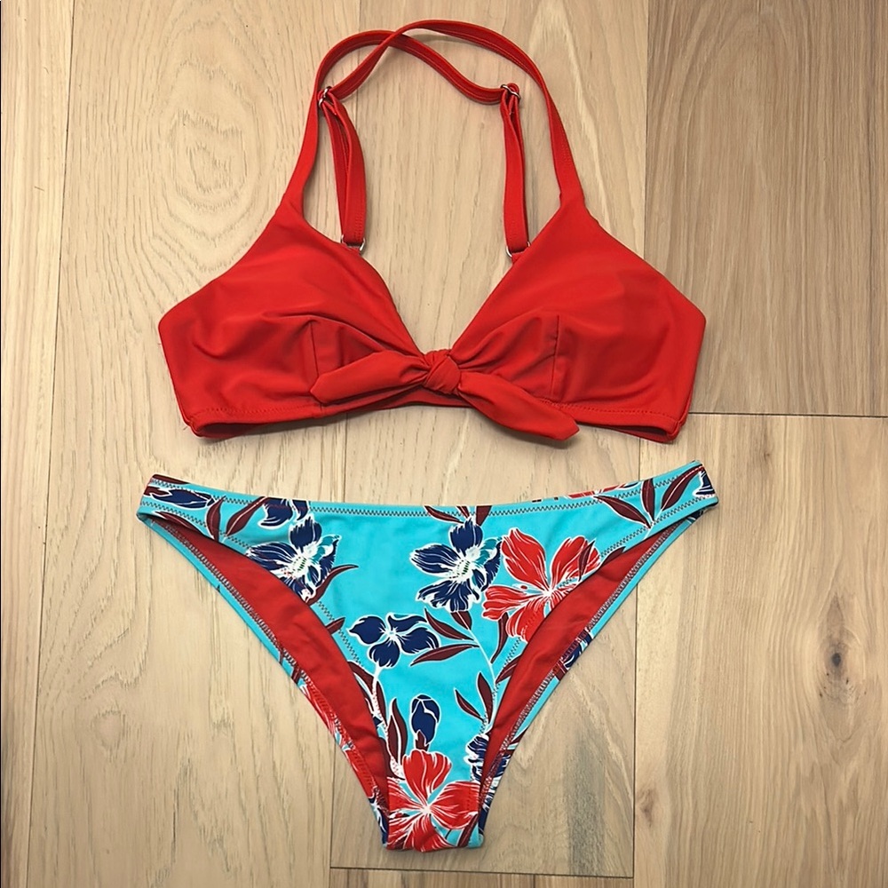 Cupshe Red and Floral Bikini Set